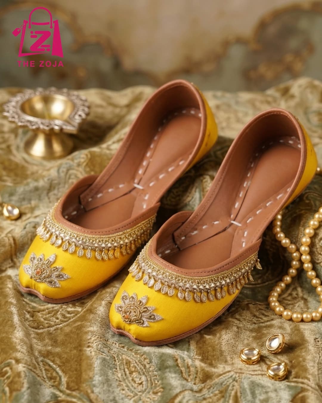 Chandni Gold Khussa