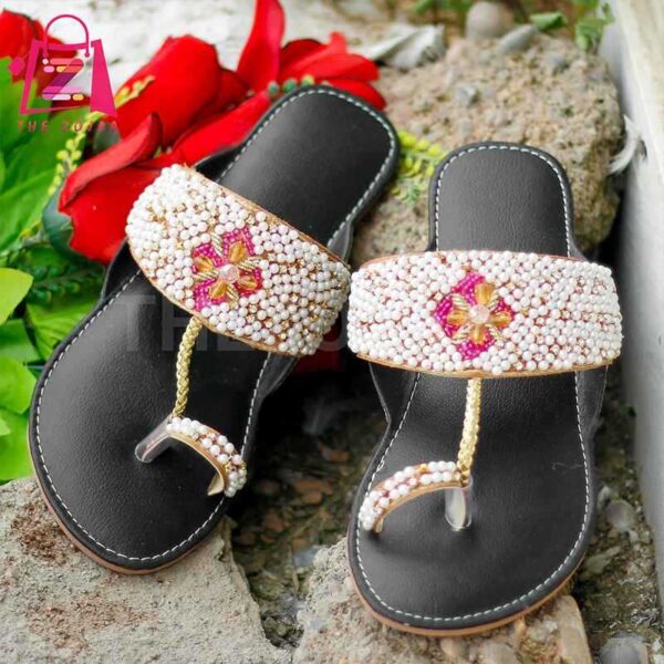 Handmade ladies Kolhapuri chappal